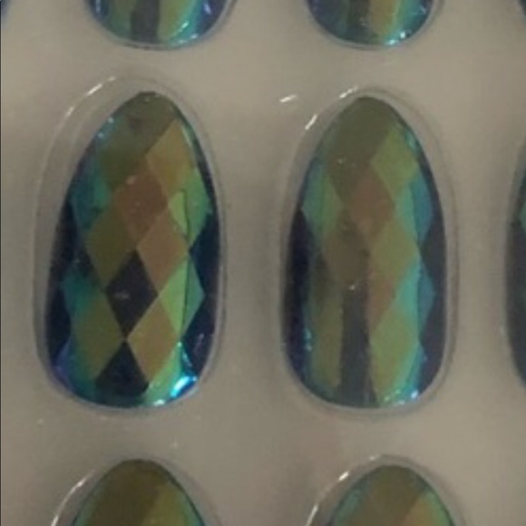 KISS Gel Fantasy (Ltd Edition) False Nails - Picture 2 of 4